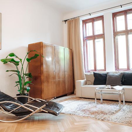Apartamento Oomph Vintage 2Br Gem Steps From Politechnika Varsovia Exterior foto